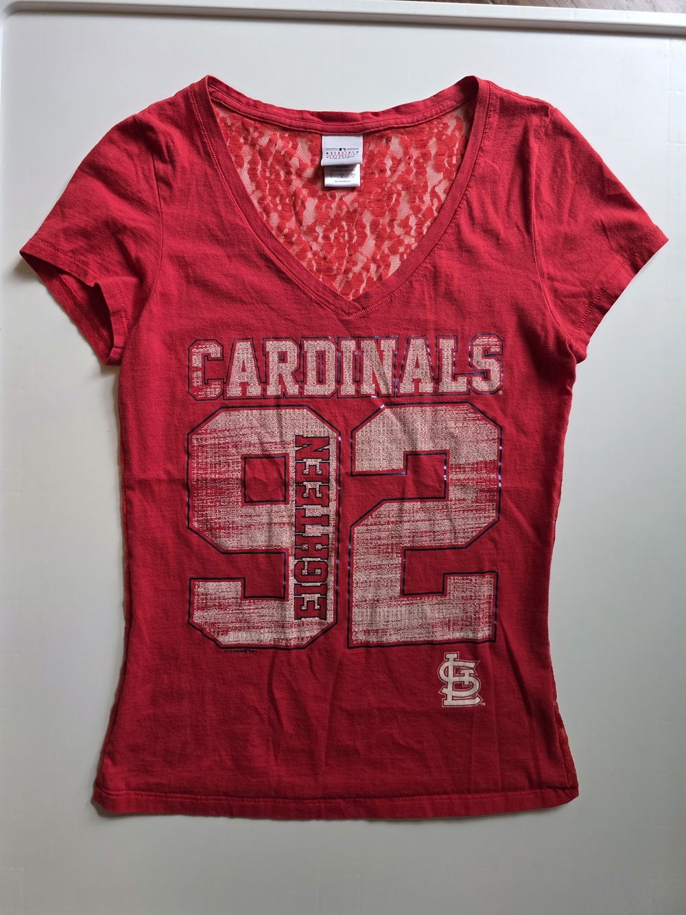 5th & Ocean St. Louis Cardinals Women's V-Neck Lace Back T-Shirt Size Medium